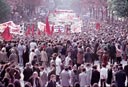 Foule, manifestation &agrave; Paris ann&eacute;es 70