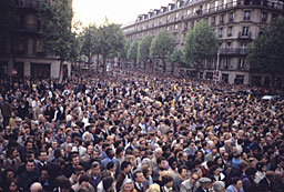 Foule manifestation Paris ann&eacute;es 70