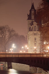 Quai des Orf&egrave;vres de nuit - Paris