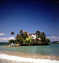 Ile sous les tropiques dans l'oc&eacute;an indien